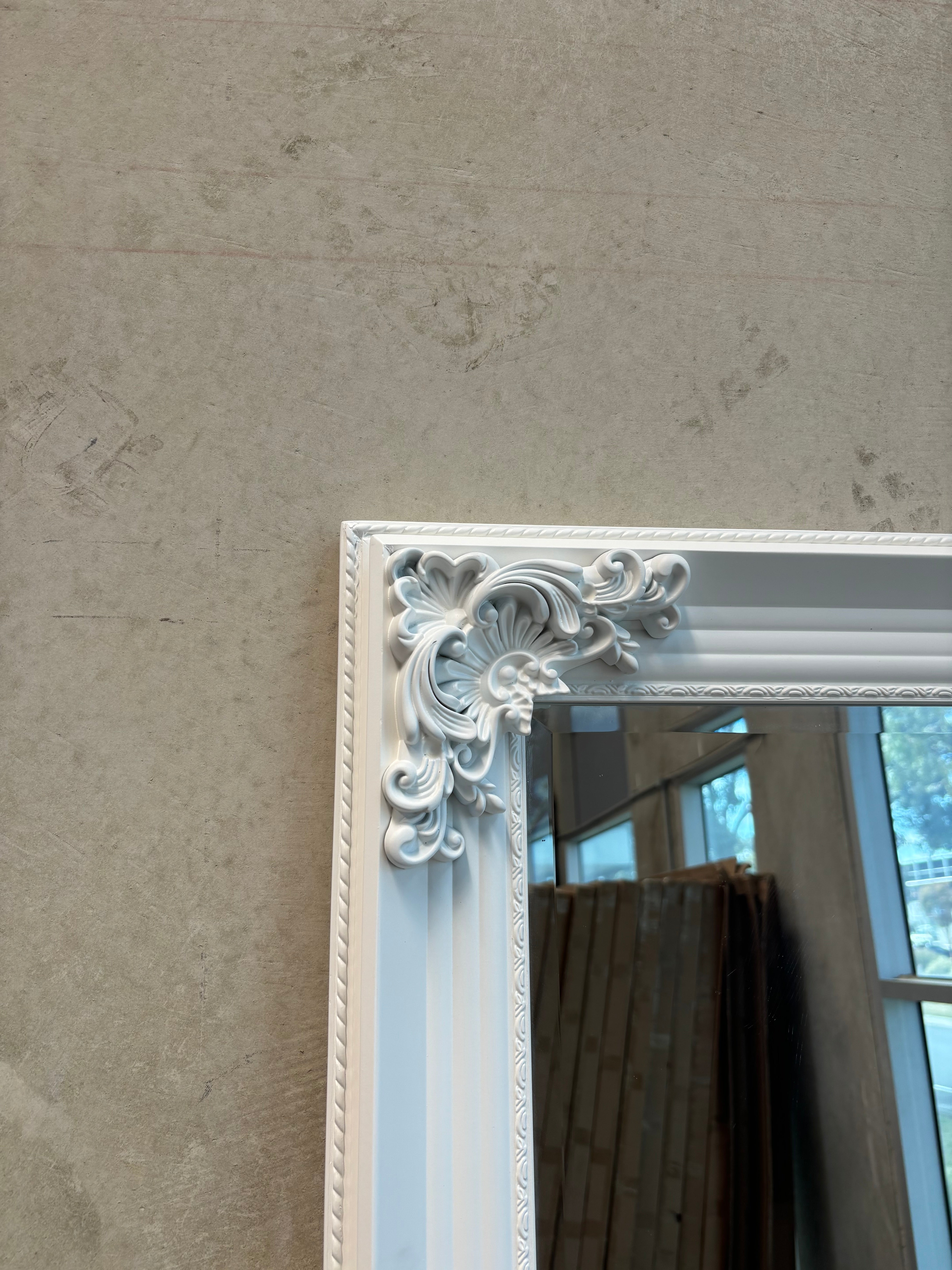 King Antique Vienna - White - 220cm x 110cm