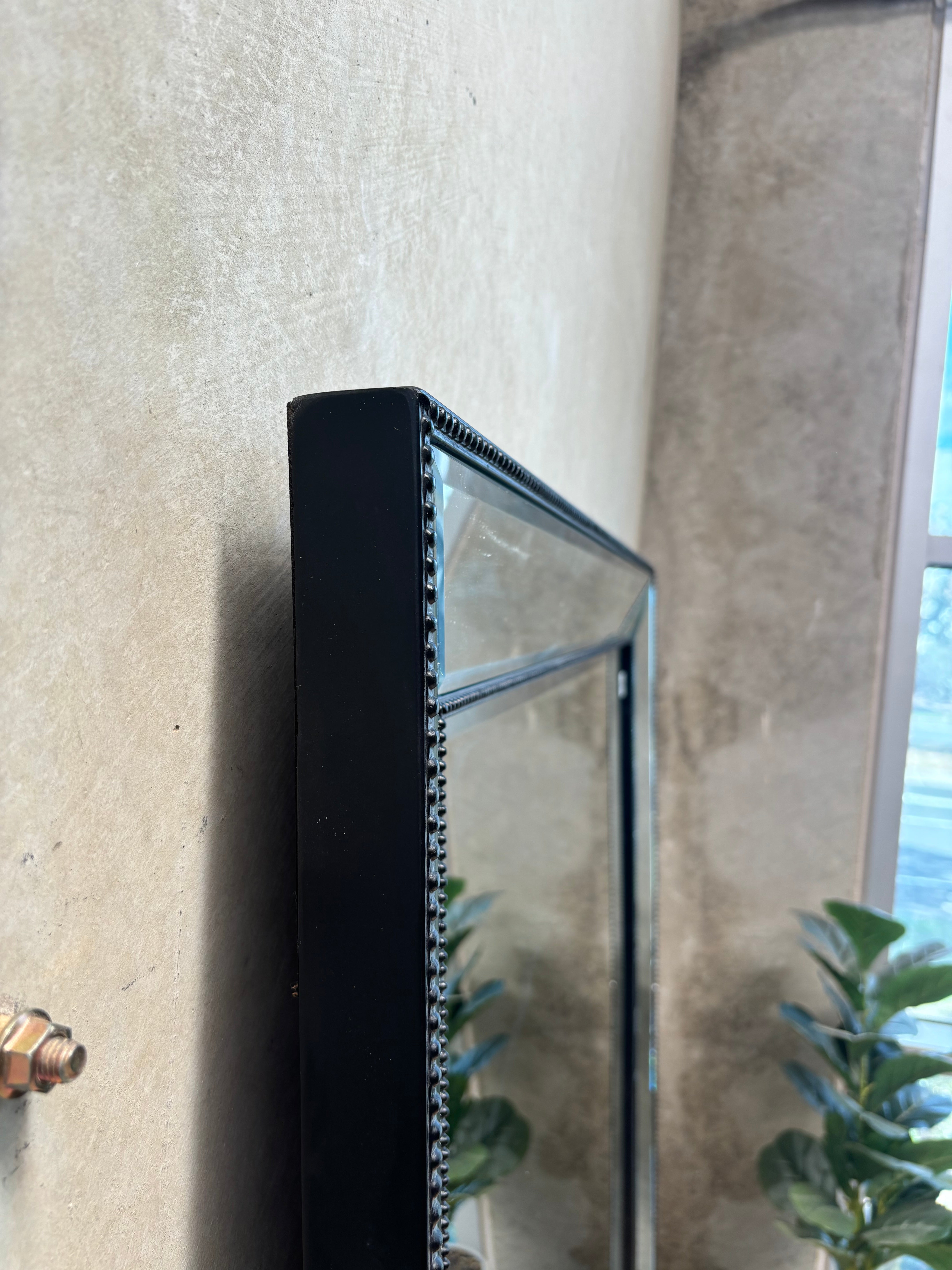 Beaded Hampton - Regular - Black - 175cm x 125cm