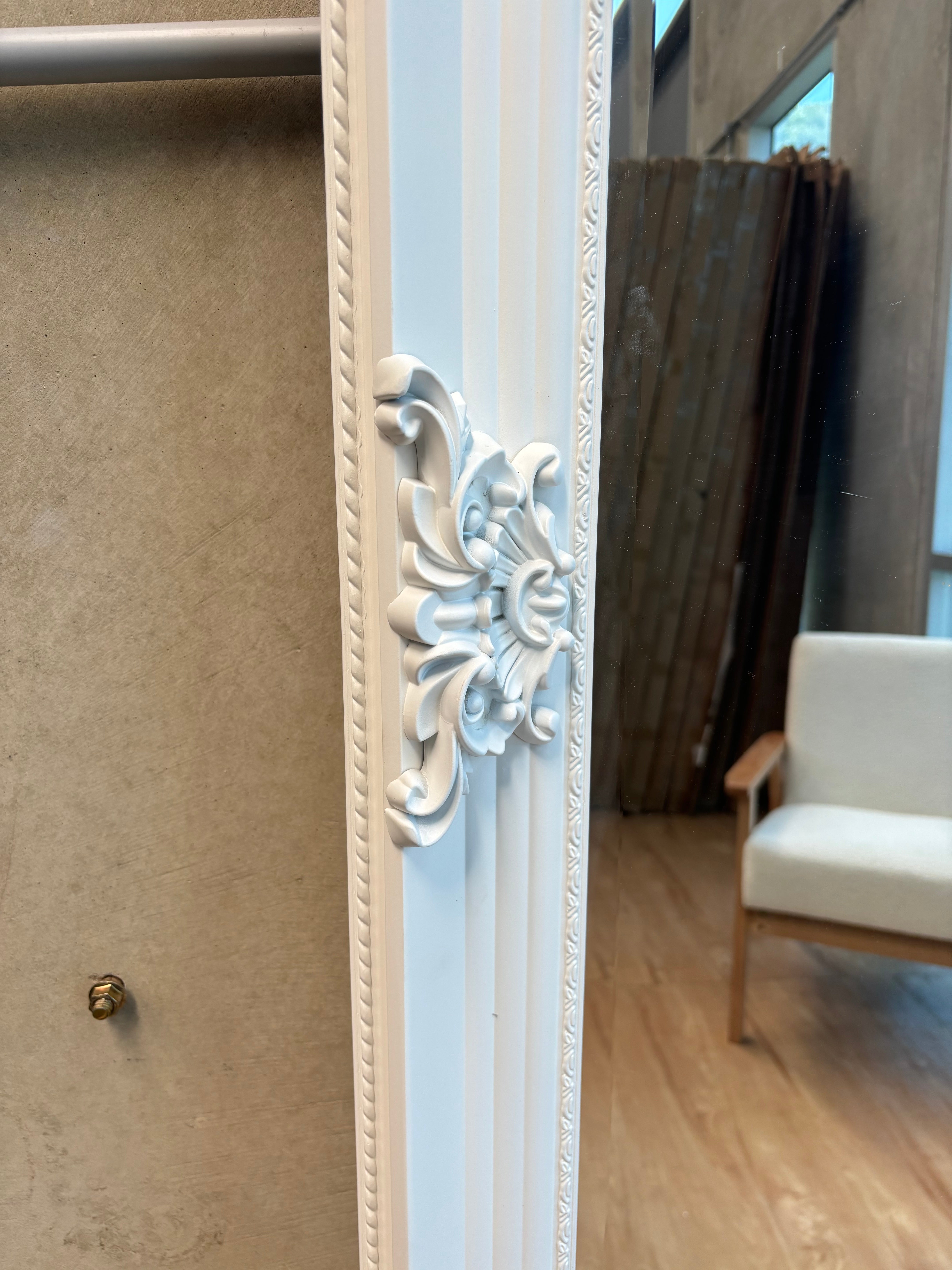 King Antique Vienna - White - 220cm x 110cm