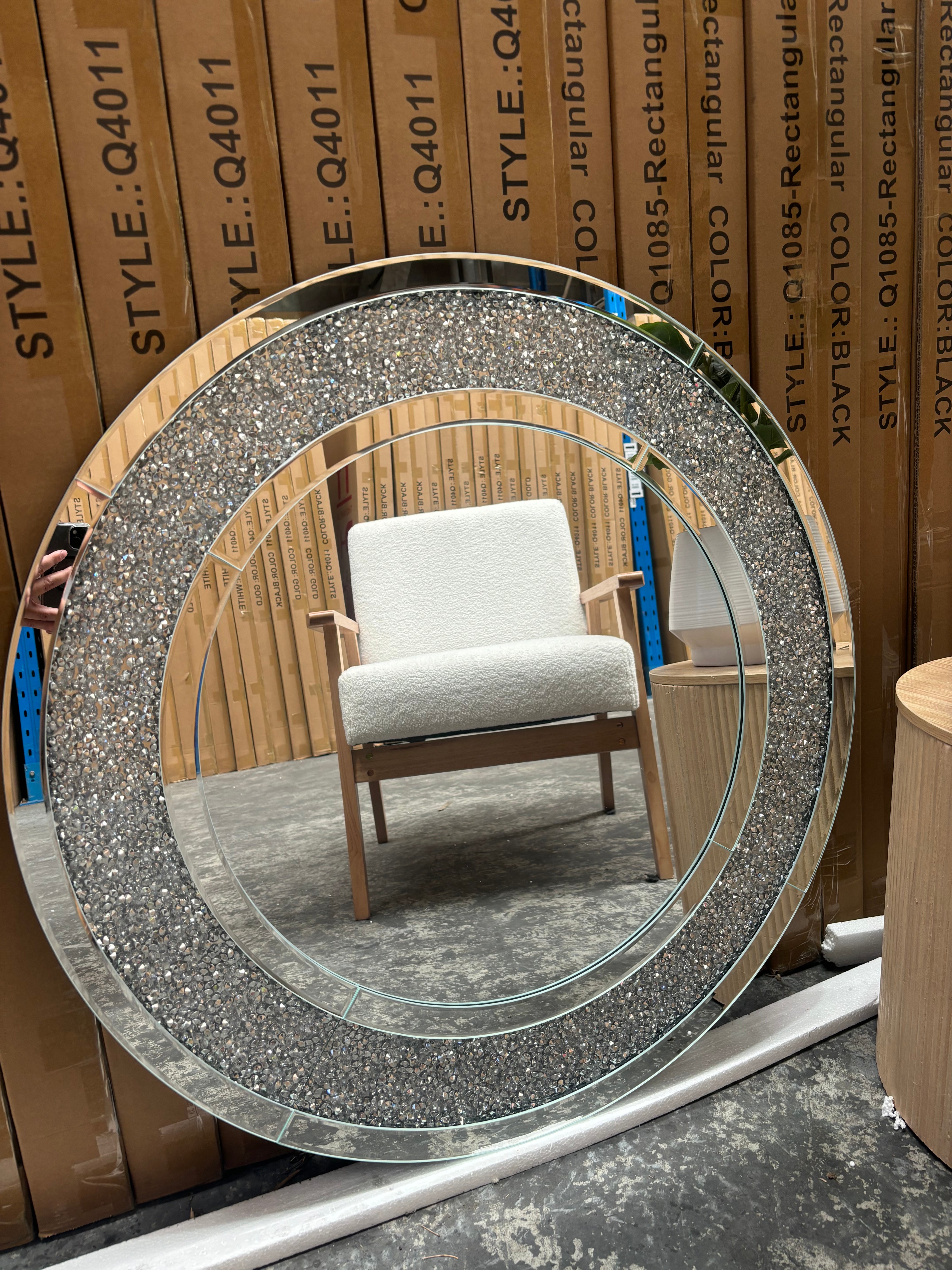 Diamond Round - 80cm x 80cm