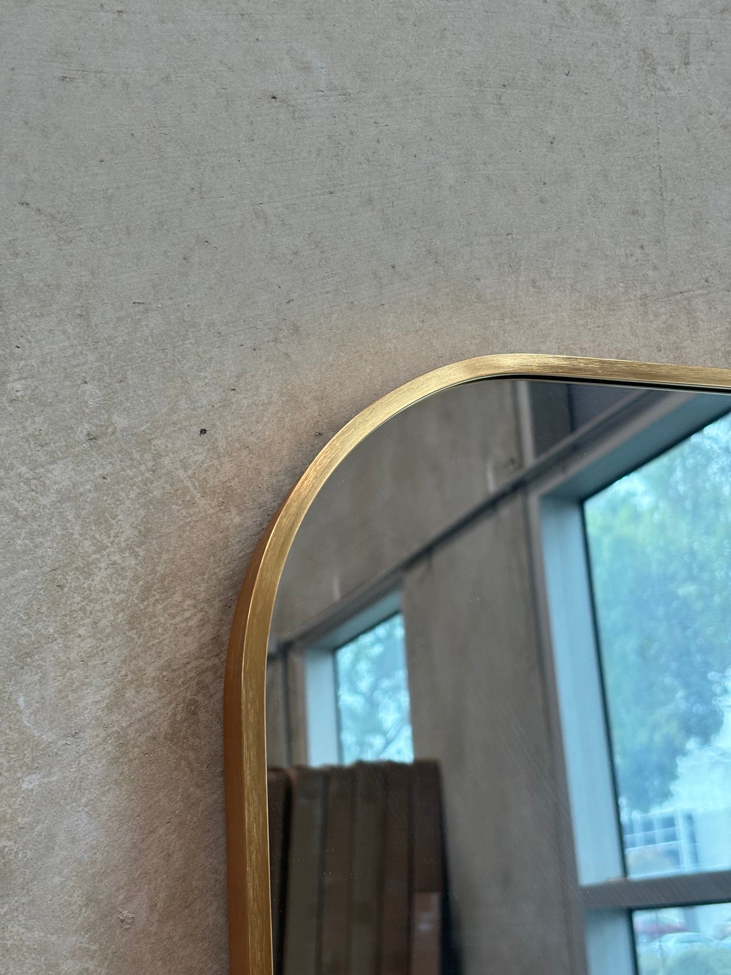 Half Curved Mirror - Gold