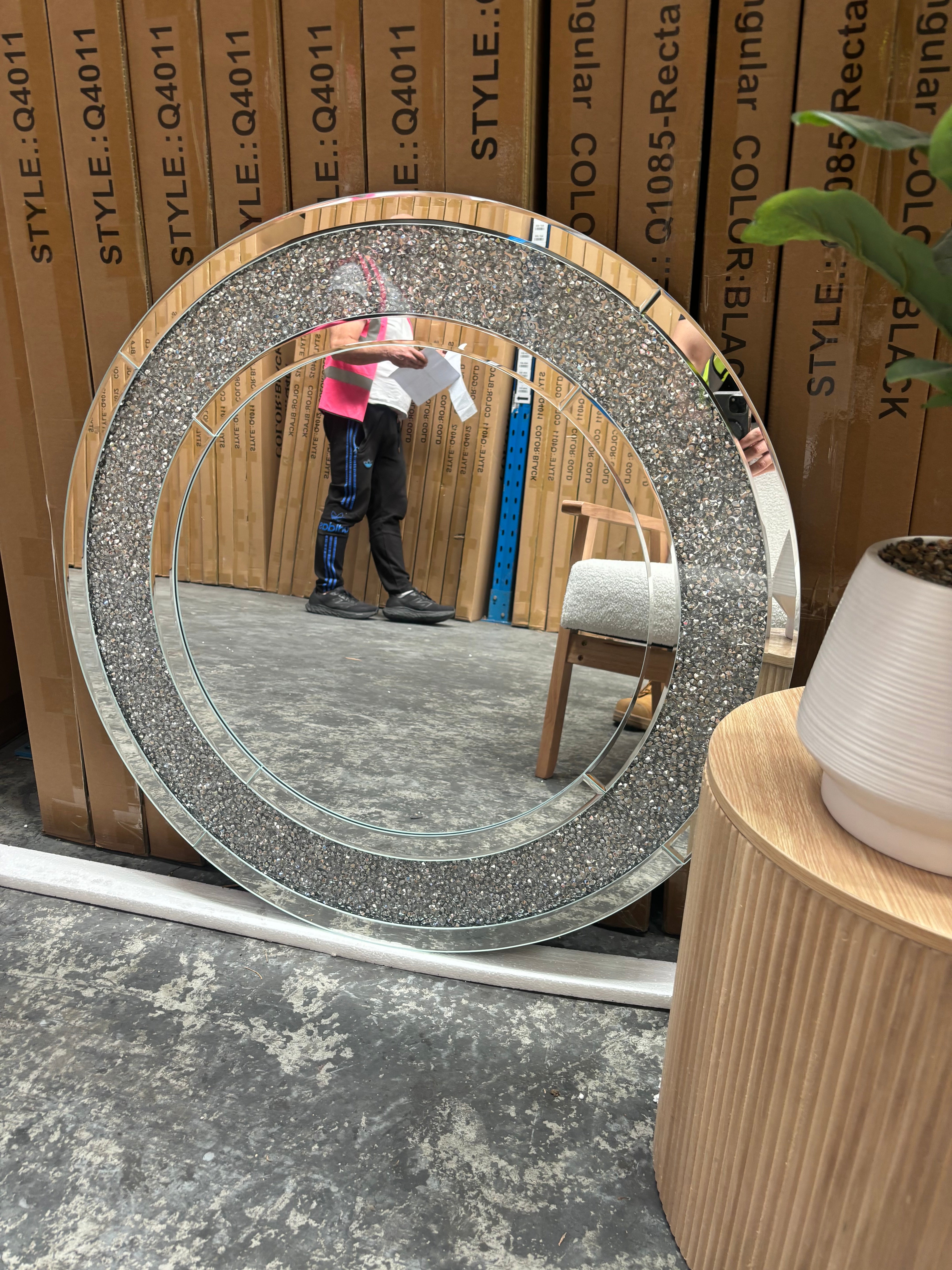 Diamond Round - 80cm x 80cm