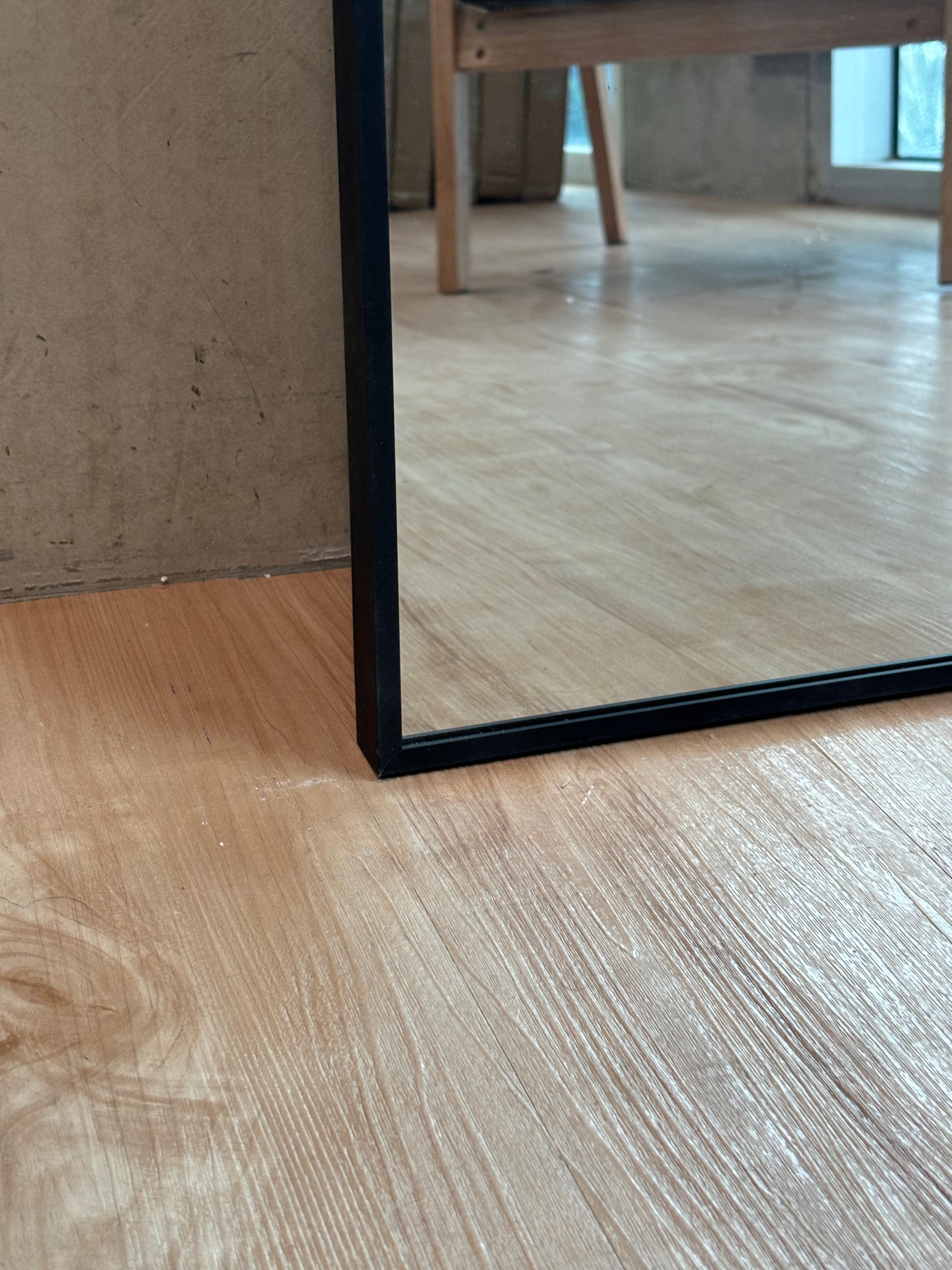 Half Curved Mirror - Black