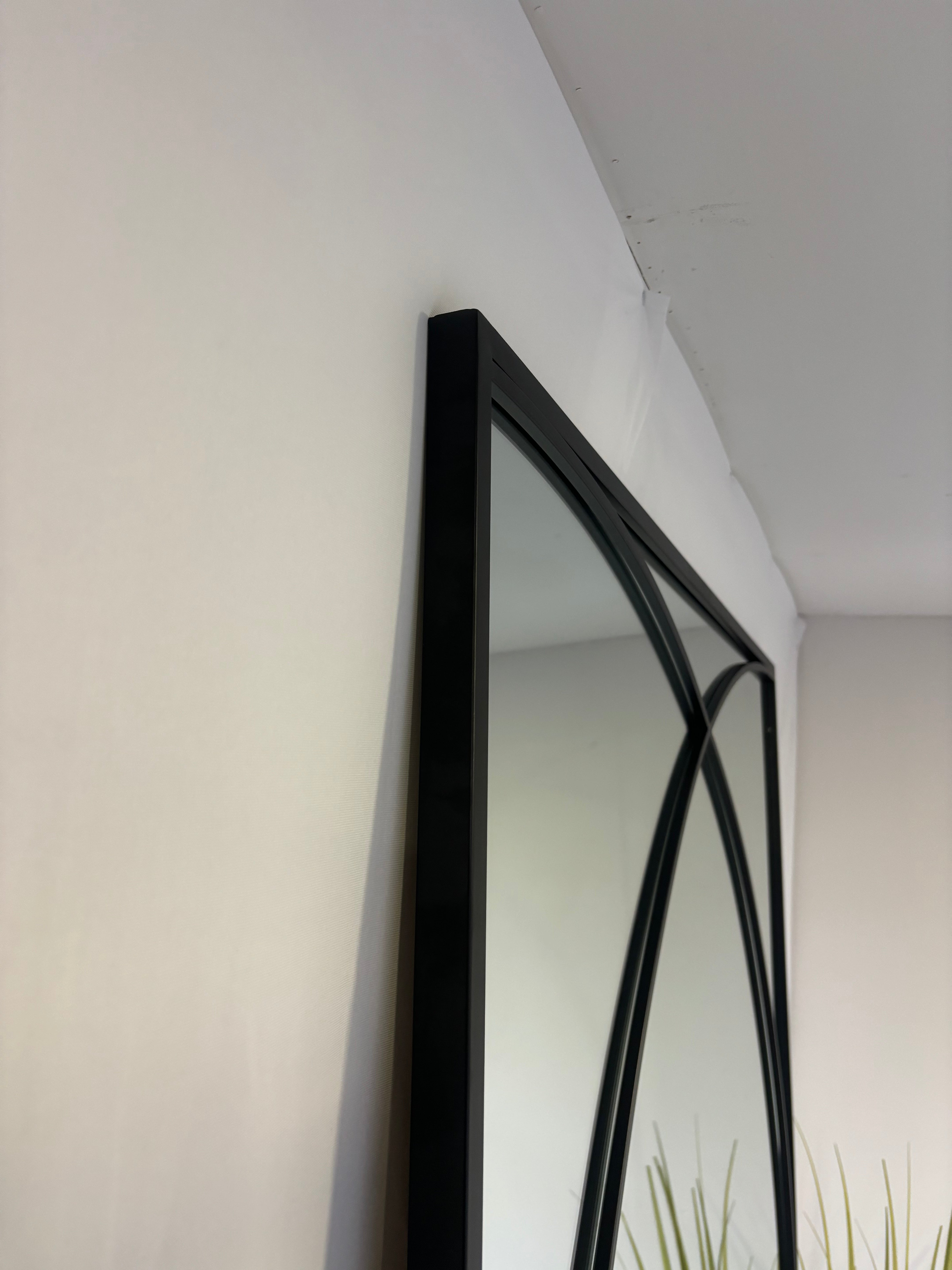 Optical Minimalist - Black - 220cm x 120cm