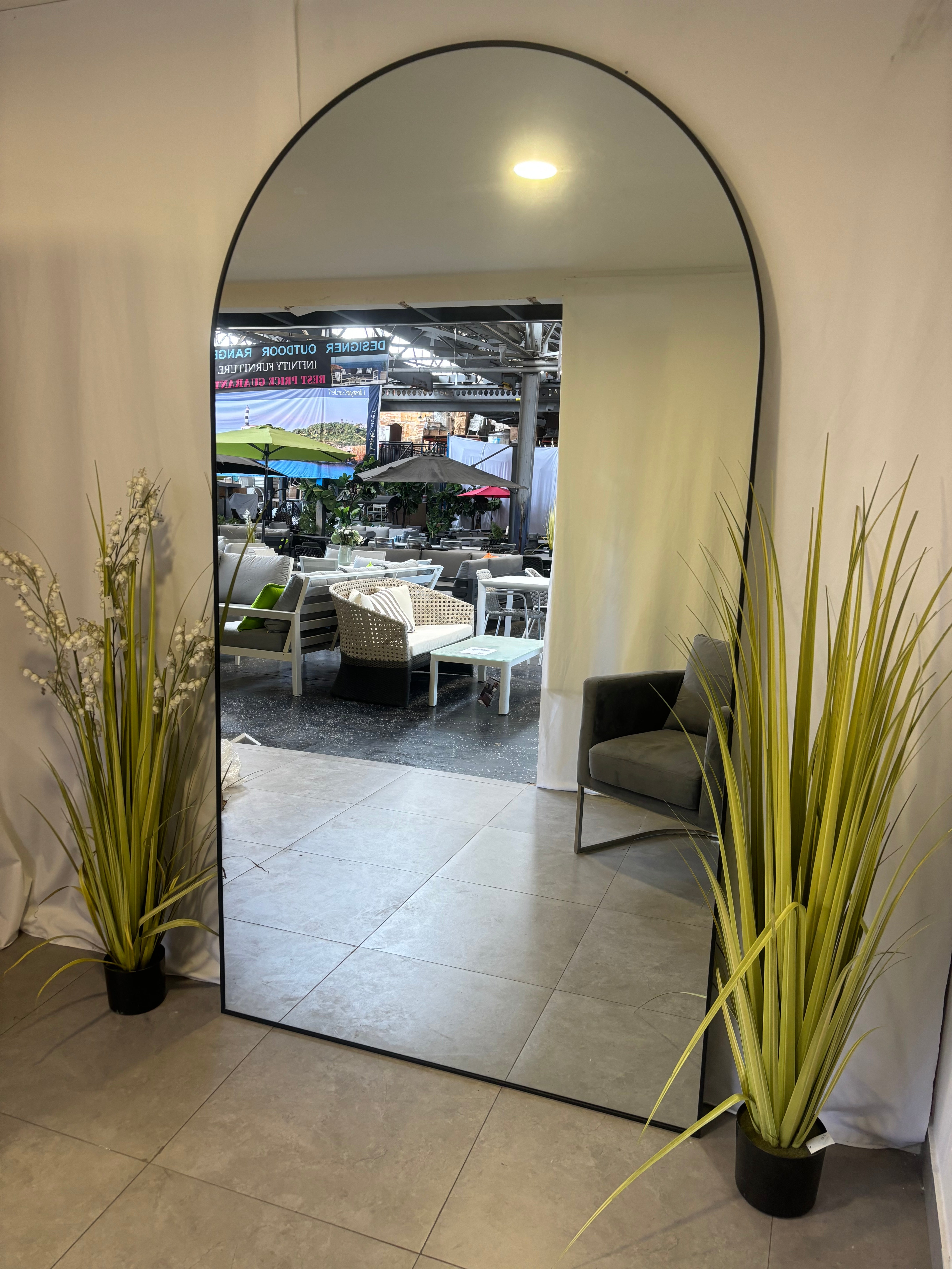 Emperor Arch - 220cm x 120cm - Black