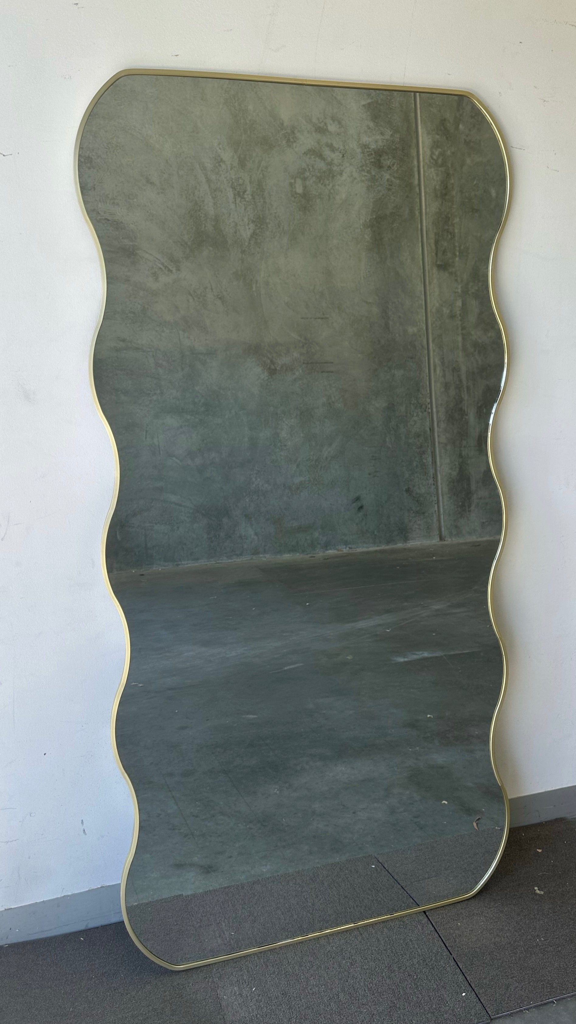 Wavey Mirror - Gold - 180cm x 90cm – Prism Mirrors