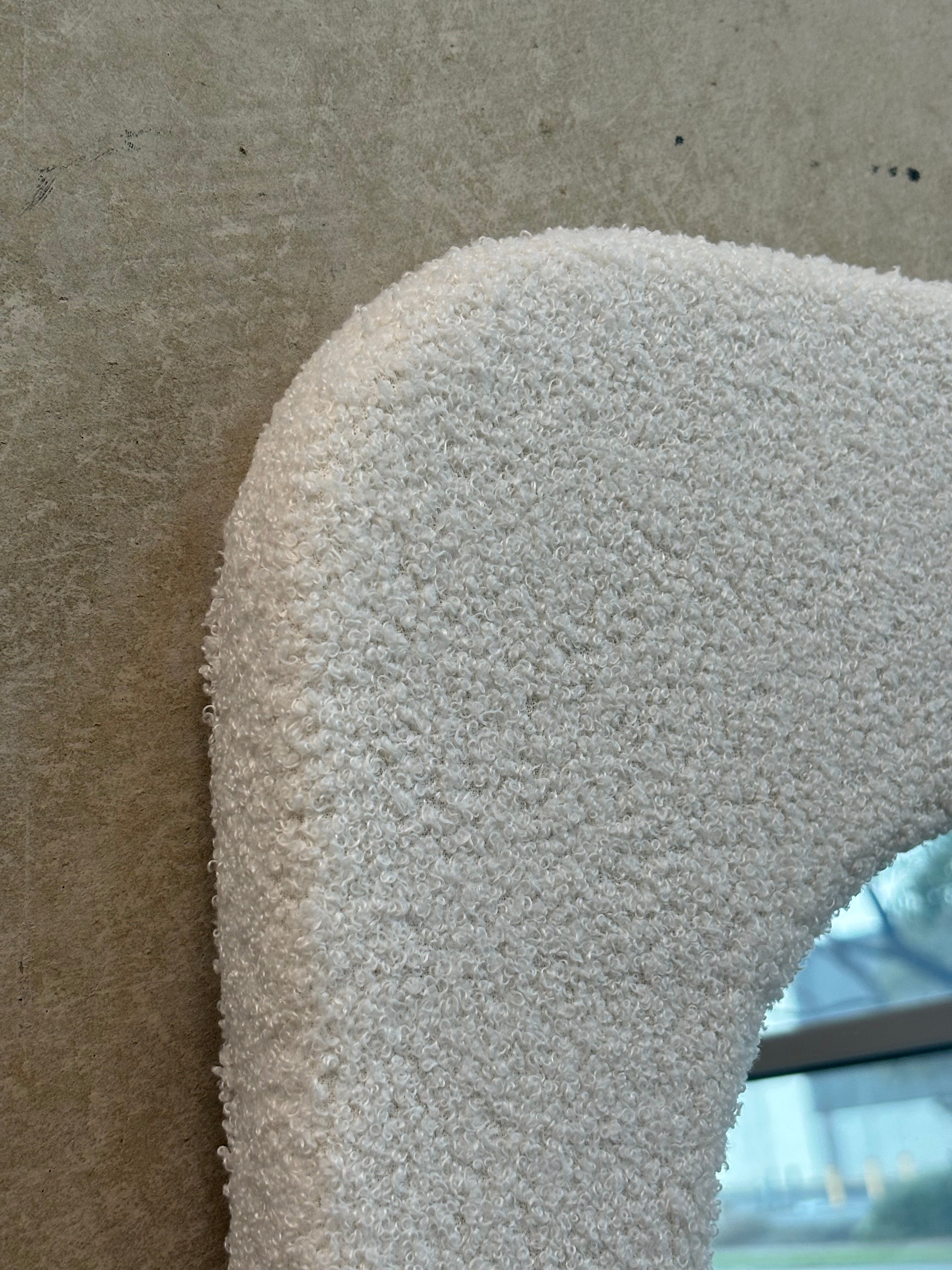 Irregular Velour Curved - 190cm x 90cm