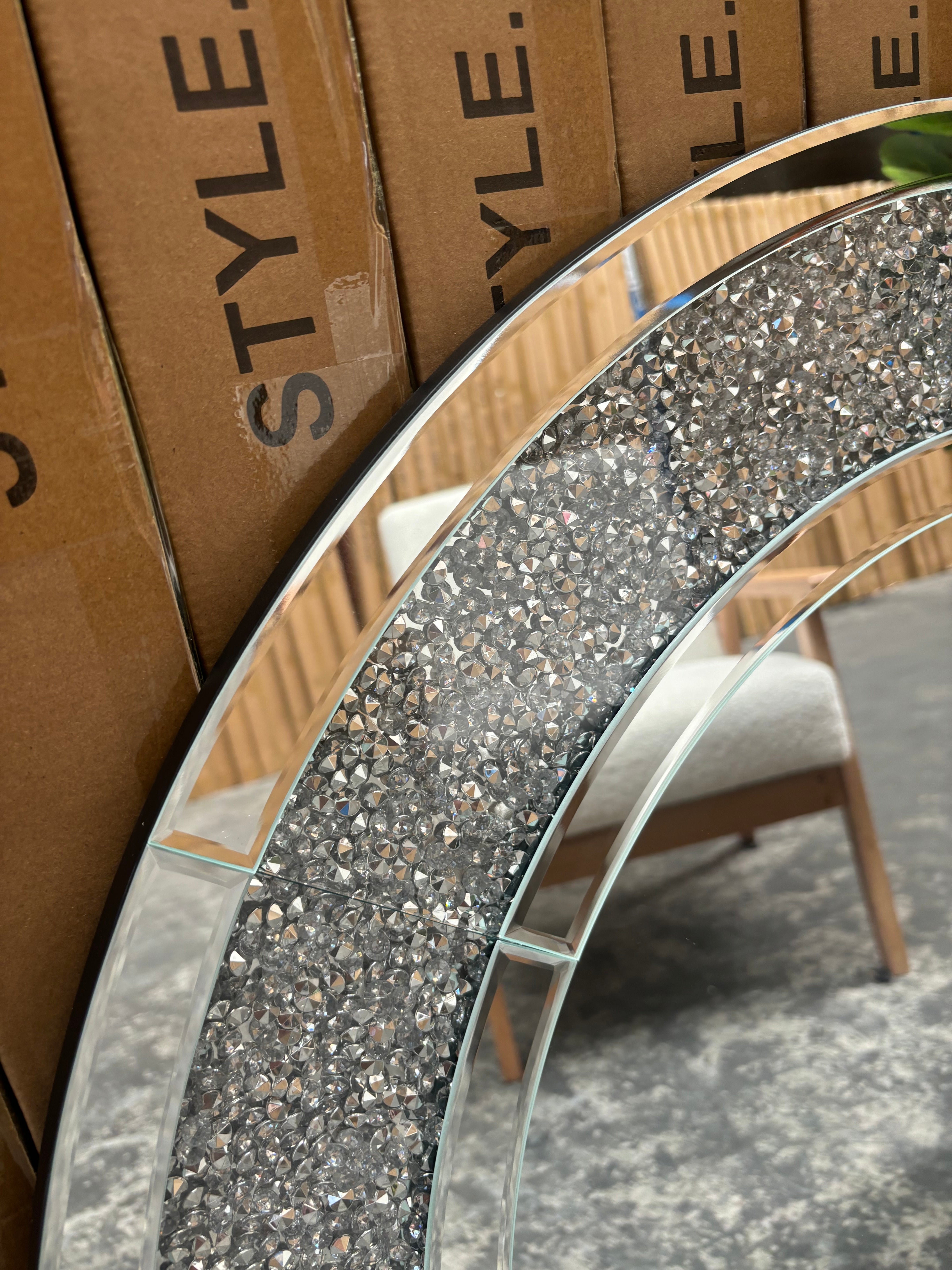 Diamond Round - 80cm x 80cm