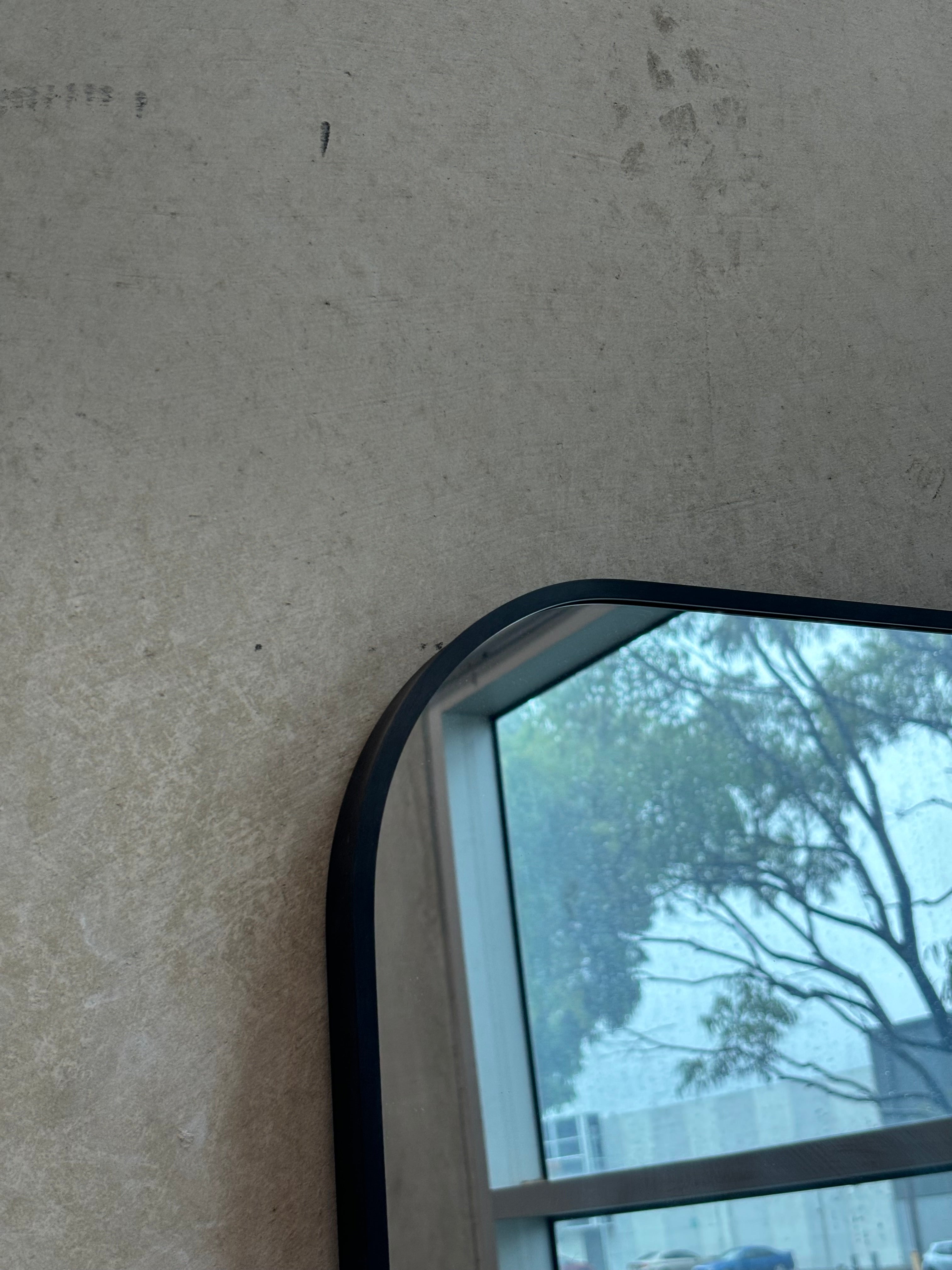 Half Curved Mirror - Black