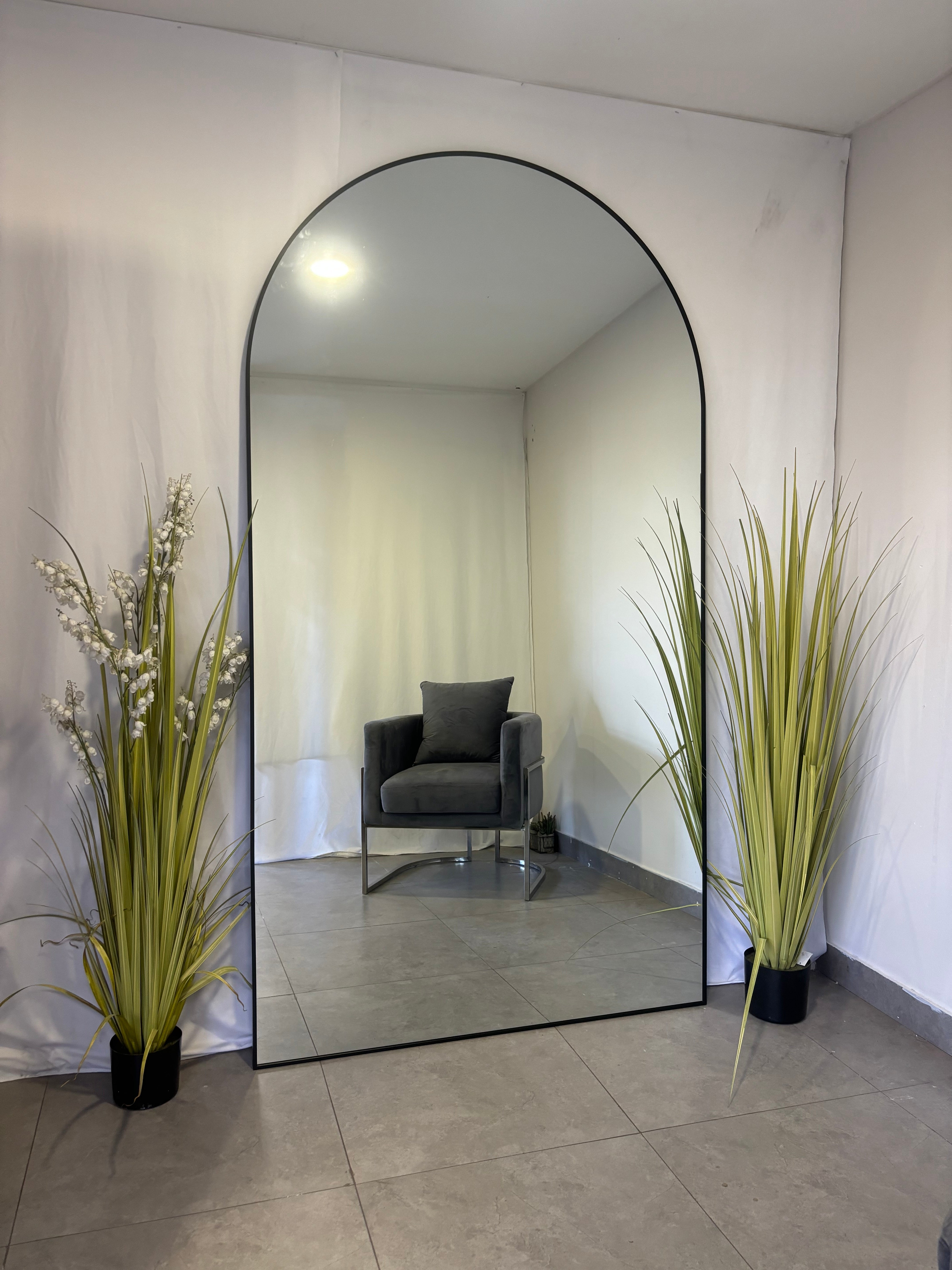 Emperor Arch - 220cm x 120cm - Black