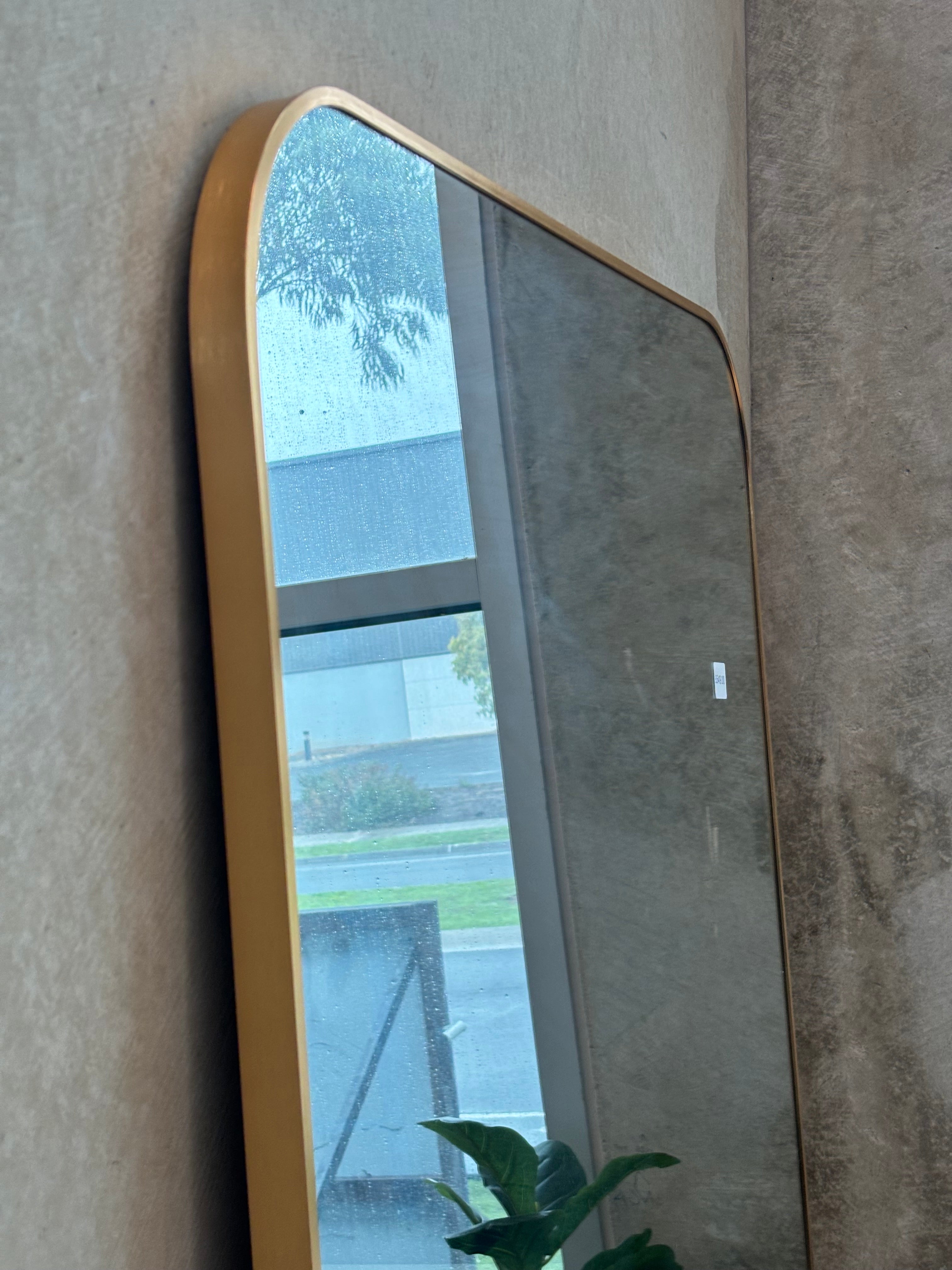 Half Curved Mirror - Gold