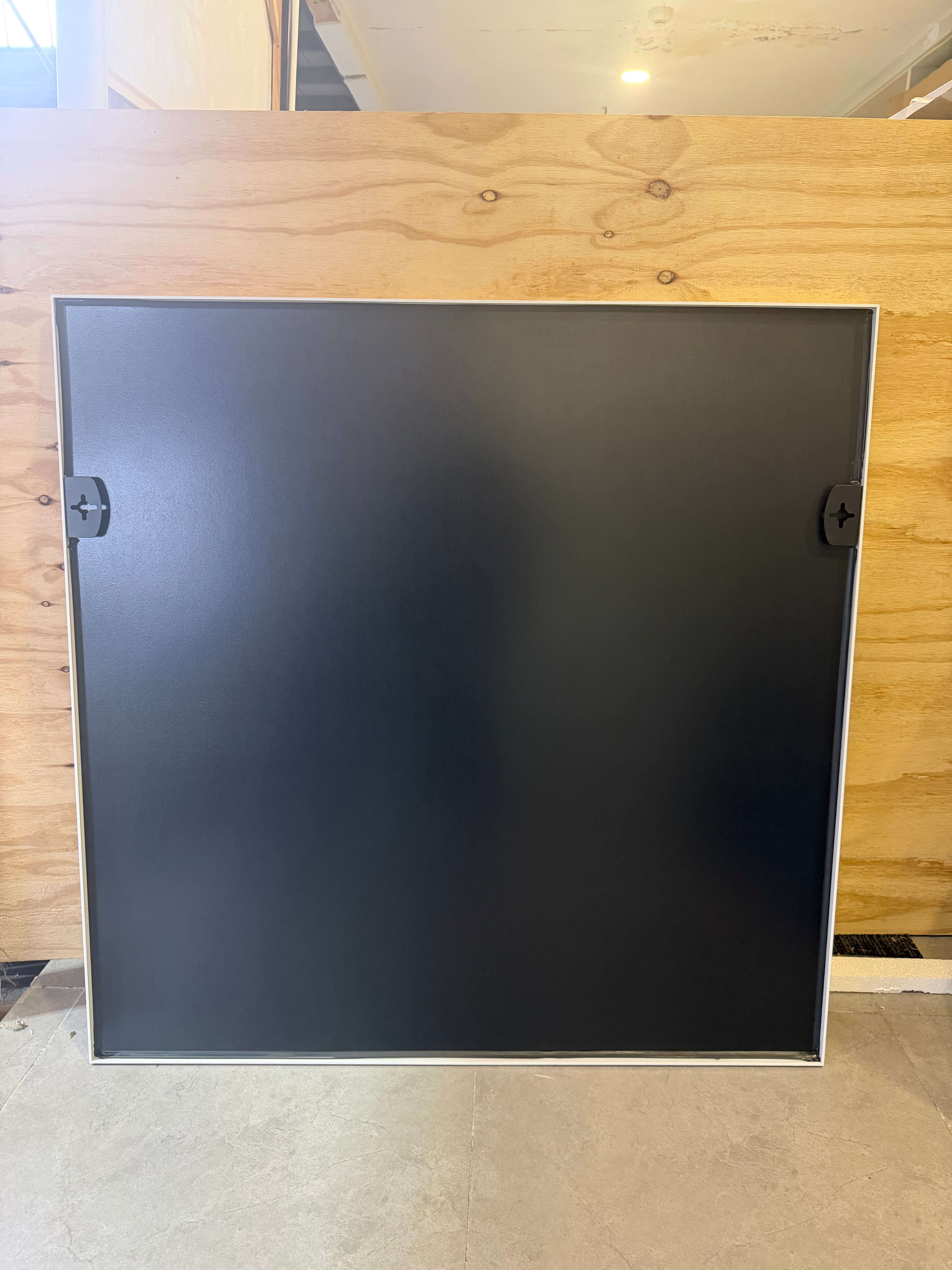 Square Minimalist - 100cm x 100cm